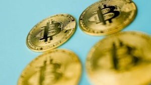 bitcoin-madenciligi-gelirlerinde-rekor-A8QUf6pw.jpg