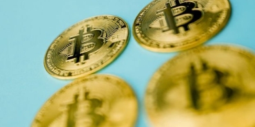 bitcoin-madenciligi-gelirlerinde-rekor-A8QUf6pw.jpg